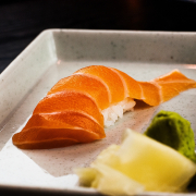 Salmon Nigiri (1 pc)