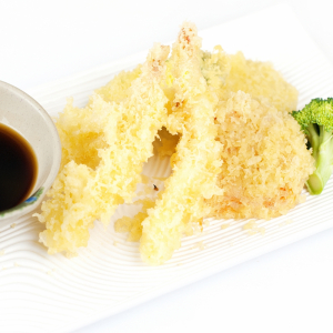 77. Seafood Tempura (10 pcs)
