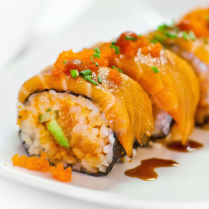 46. Spicy Salmon Roll (8 pcs)